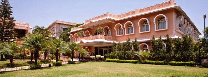 Palanpur Palace - Mount Abu 01.jpg